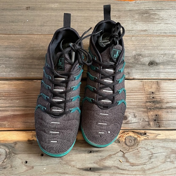 vapormax plus eagles